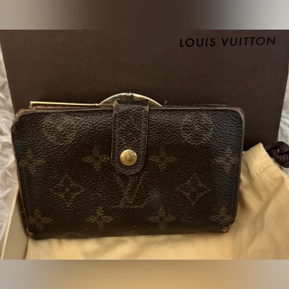 SOLD Louis Vuitton Batignolles Horizontal Monogram Bag, LV (KISS) Wallet - Picture 15 of 16